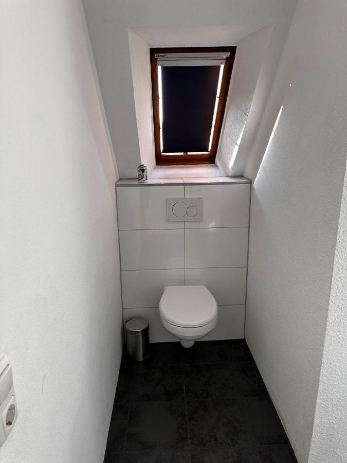 A&V Apartments Gemuetliche Rheinblick Wohnung Apt Daisy Duisburgo Exterior foto