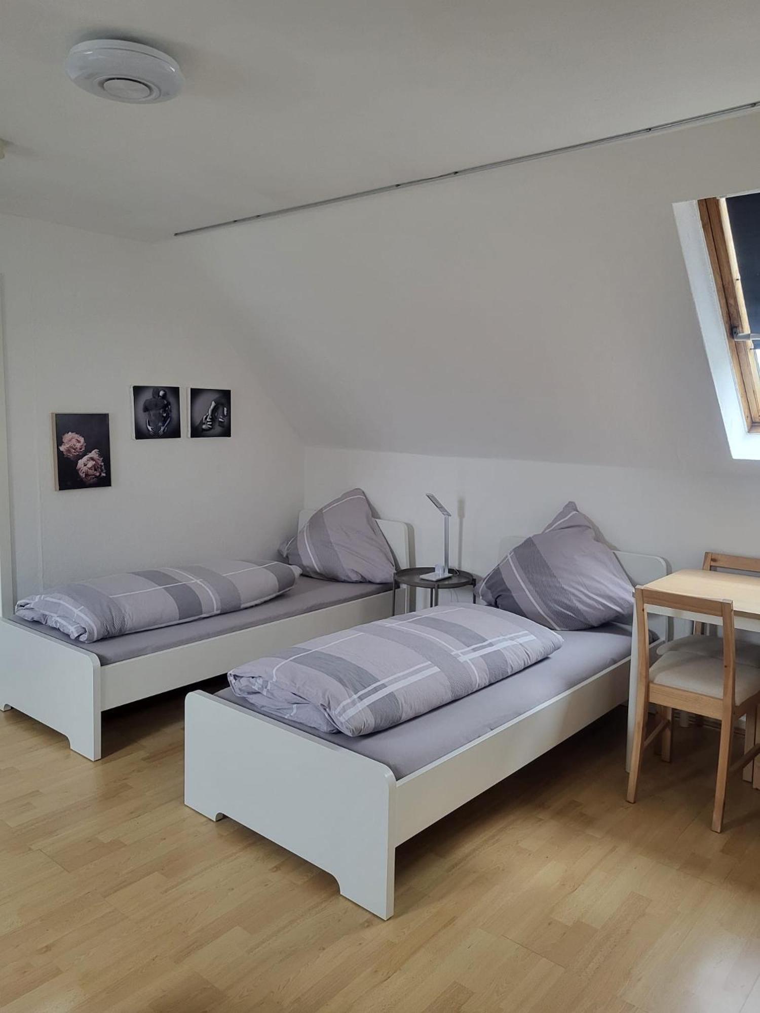 A&V Apartments Gemuetliche Rheinblick Wohnung Apt Daisy Duisburgo Exterior foto